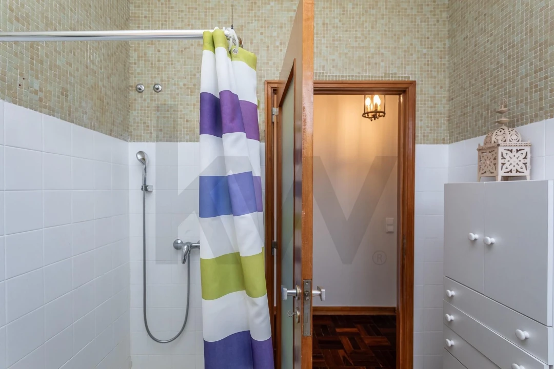 Apartamento T5 para Venda em São Domingos de Benfica Foto 34