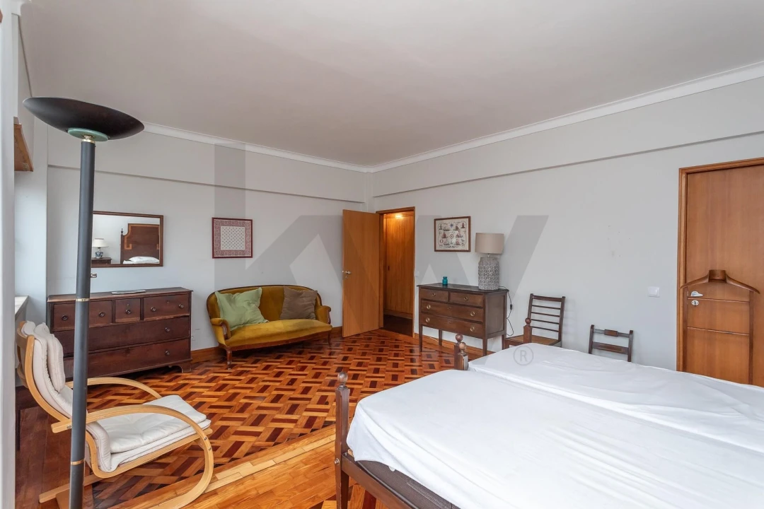 Apartamento T5 para Venda em São Domingos de Benfica Foto 19