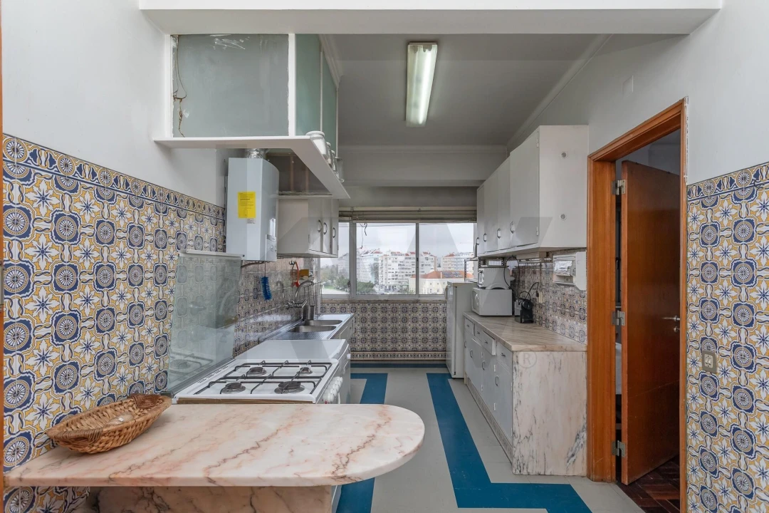 Apartamento T5 para Venda em São Domingos de Benfica Foto 9