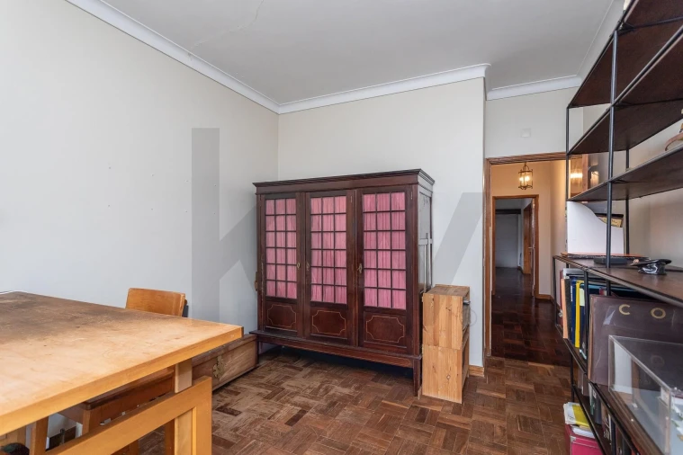 Apartamento T5 para Venda em São Domingos de Benfica Foto 28