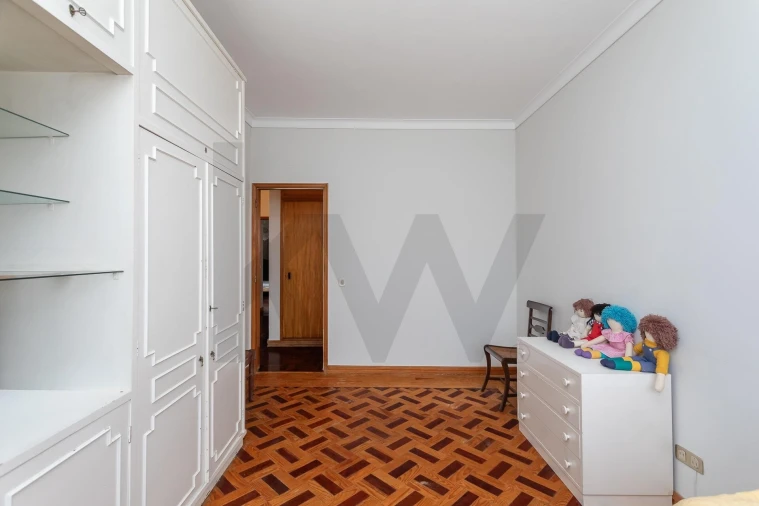 Apartamento T5 para Venda em São Domingos de Benfica Foto 25