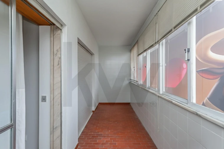 Apartamento T5 para Venda em São Domingos de Benfica Foto 7