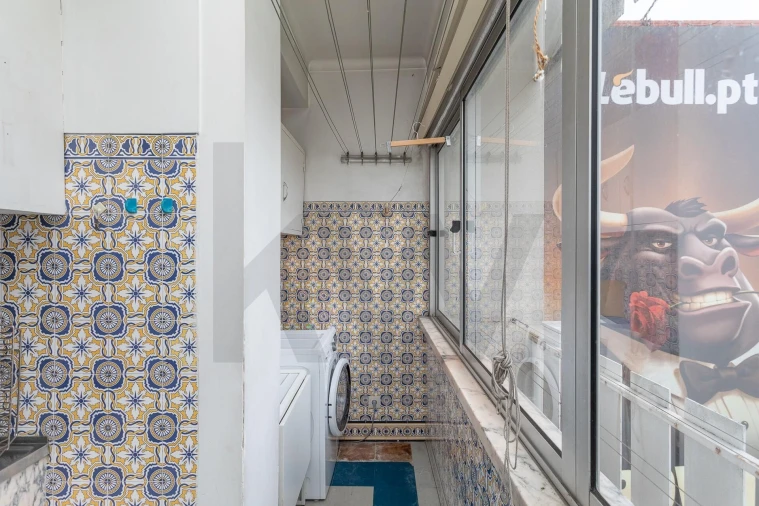 Apartamento T5 para Venda em São Domingos de Benfica Foto 12