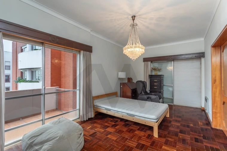 Apartamento T5 para Venda em São Domingos de Benfica Foto 38