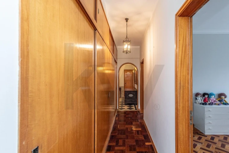 Apartamento T5 para Venda em São Domingos de Benfica Foto 24