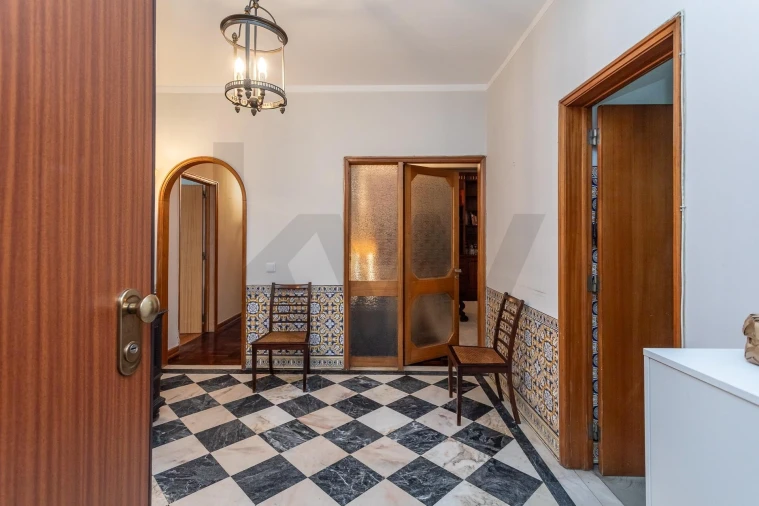 Apartamento T5 para Venda em São Domingos de Benfica Foto 14