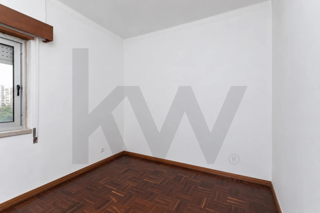 Apartamento T5 para Venda em São Domingos de Benfica Foto 32