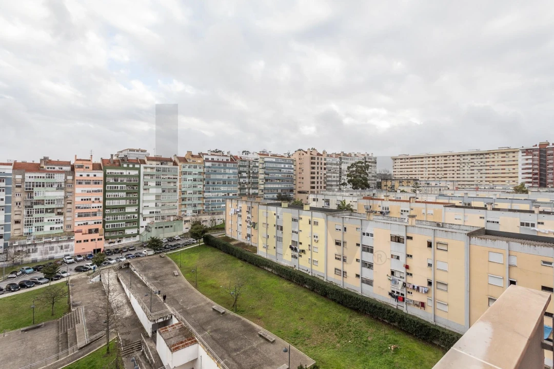 Apartamento T5 para Venda em São Domingos de Benfica Foto 22