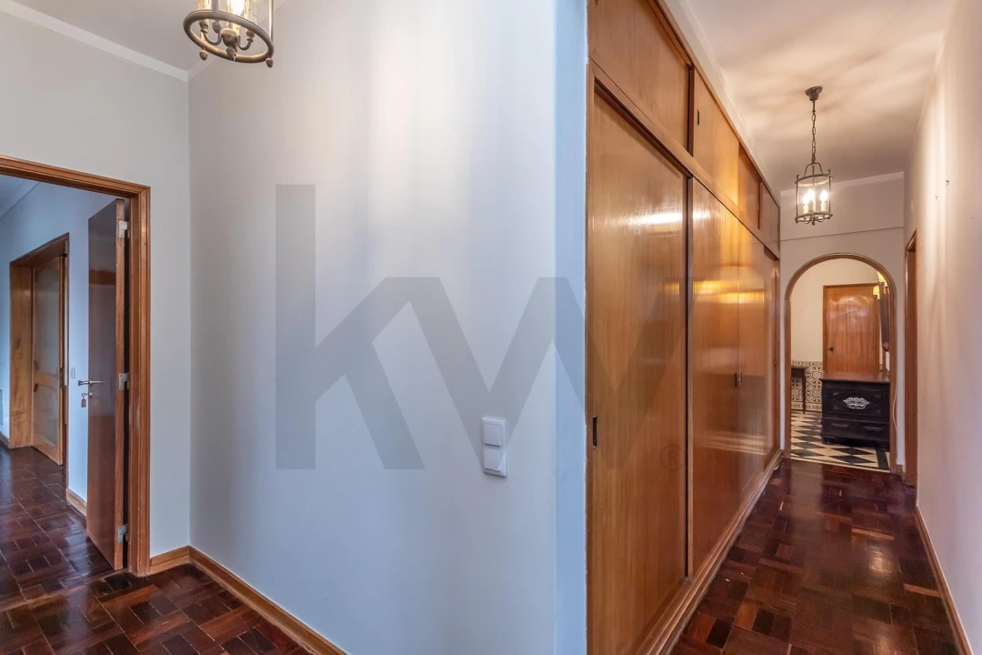 Apartamento T5 para Venda em São Domingos de Benfica Foto 30