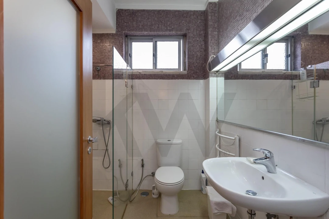 Apartamento T5 para Venda em São Domingos de Benfica Foto 31