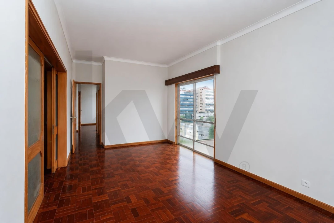 Apartamento T5 para Venda em São Domingos de Benfica Foto 16