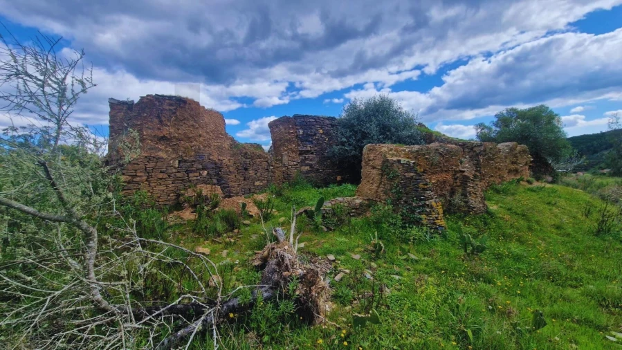 Terreno para Venda em Silves Foto 1