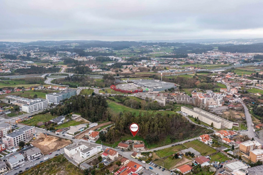 Terreno para Venda em Cidade da Maia Foto 17