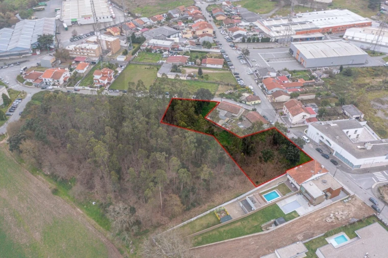 Terreno para Venda em Cidade da Maia Foto 11