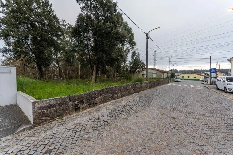 Terreno para Venda em Cidade da Maia Foto 22