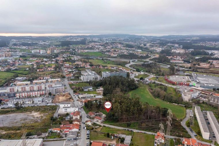 Terreno para Venda em Cidade da Maia Foto 18
