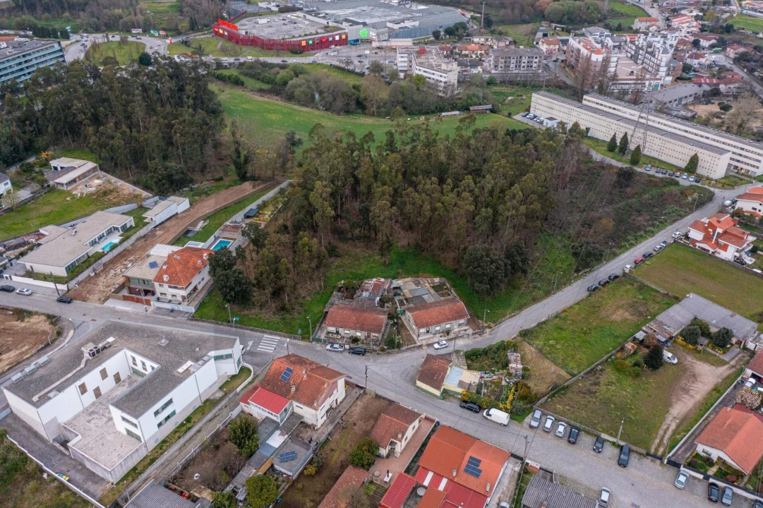 Terreno para Venda em Cidade da Maia Foto 16