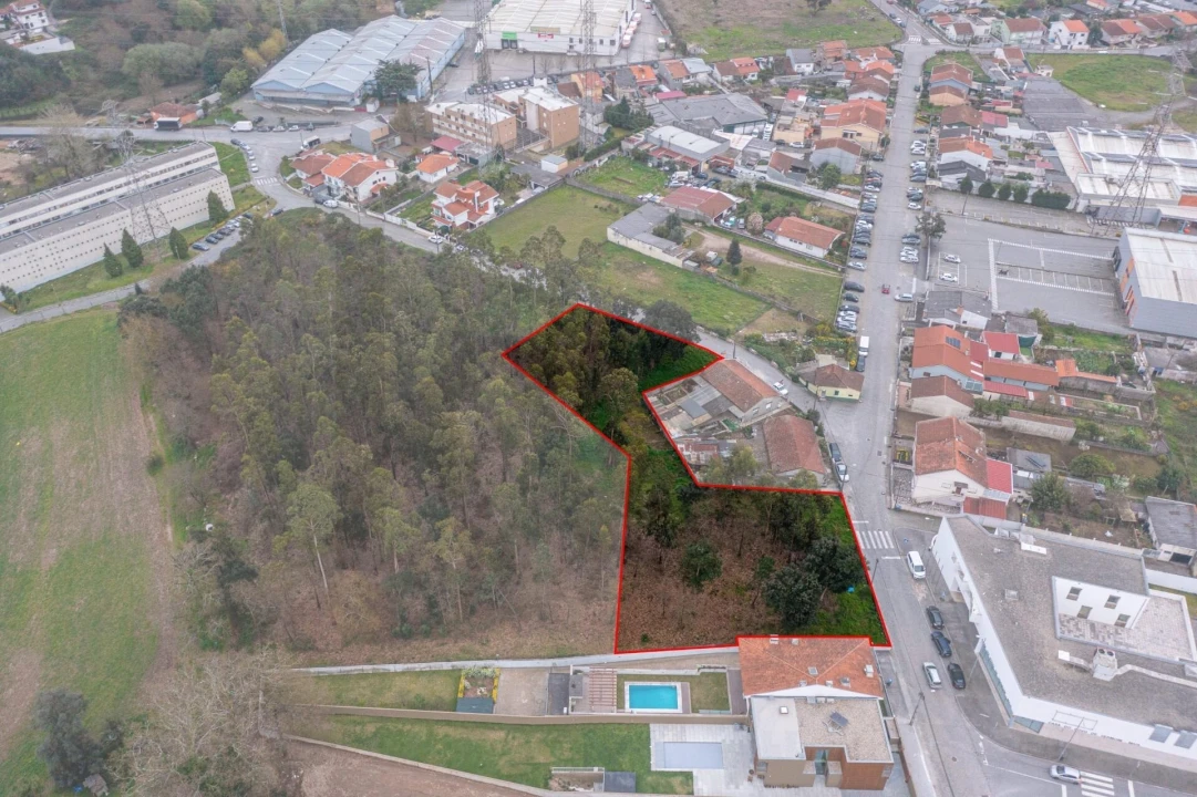 Terreno para Venda em Cidade da Maia Foto 13