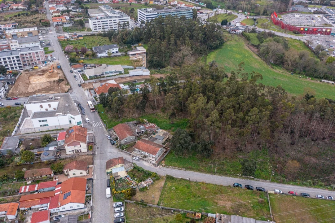 Terreno para Venda em Cidade da Maia Foto 8
