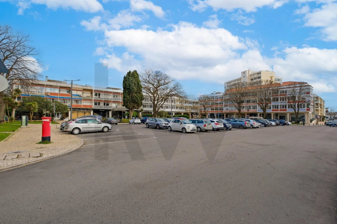 Apartamento T2 para Venda em Carcavelos e Parede Foto 34