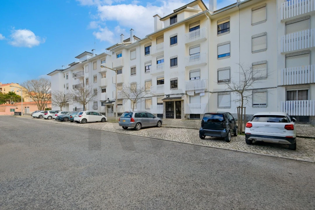 Apartamento T2 para Venda em Carcavelos e Parede Foto 28