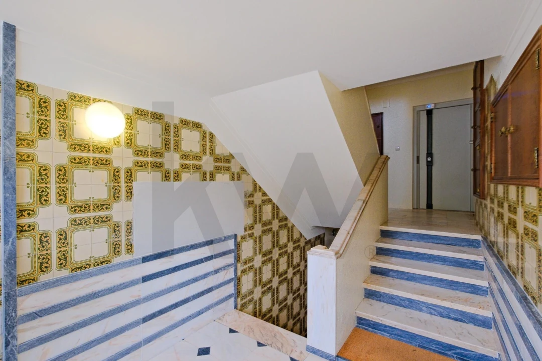 Apartamento T2 para Venda em Carcavelos e Parede Foto 26