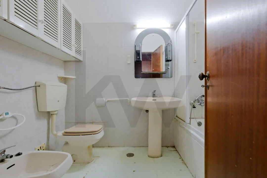 Apartamento T2 para Venda em Carcavelos e Parede Foto 15
