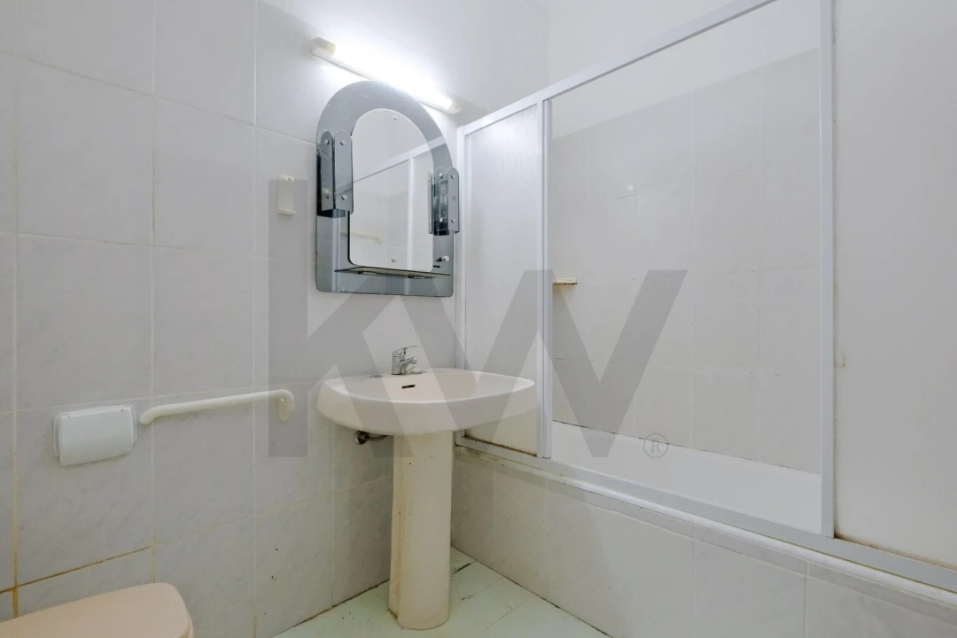 Apartamento T2 para Venda em Carcavelos e Parede Foto 16