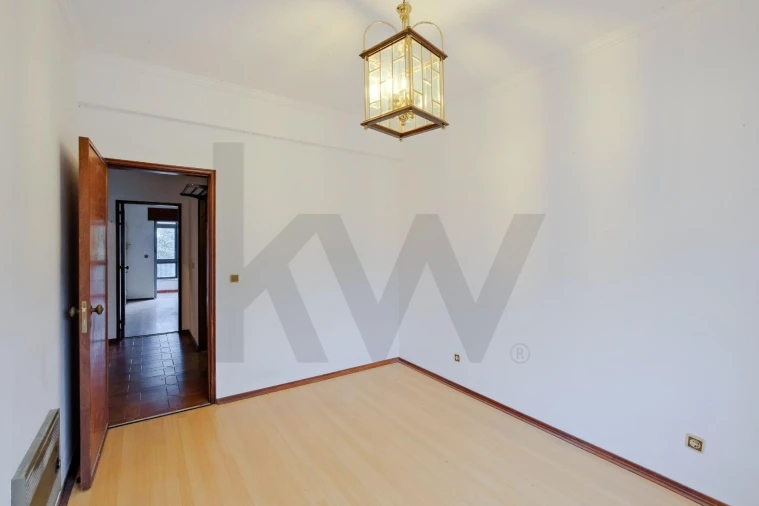 Apartamento T2 para Venda em Carcavelos e Parede Foto 18