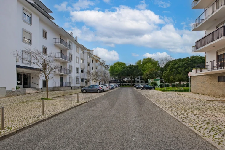 Apartamento T2 para Venda em Carcavelos e Parede Foto 30