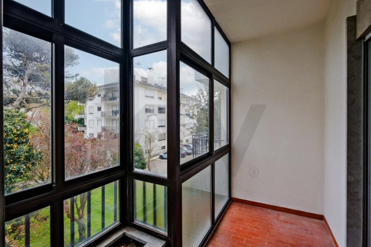 Apartamento T2 para Venda em Carcavelos e Parede Foto 4