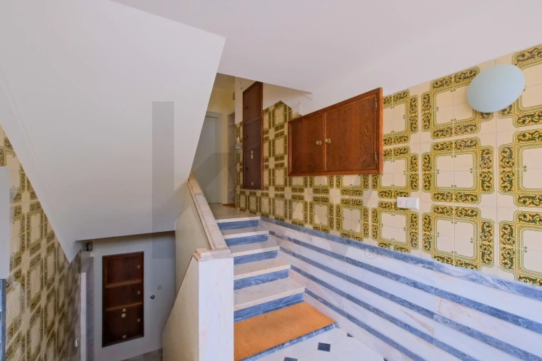 Apartamento T2 para Venda em Carcavelos e Parede Foto 25