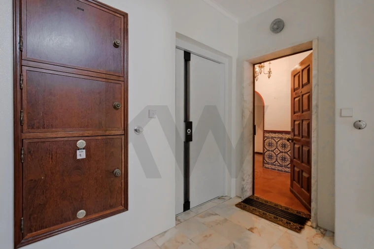 Apartamento T2 para Venda em Carcavelos e Parede Foto 24