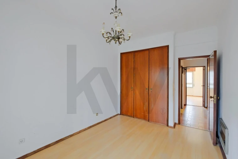 Apartamento T2 para Venda em Carcavelos e Parede Foto 13