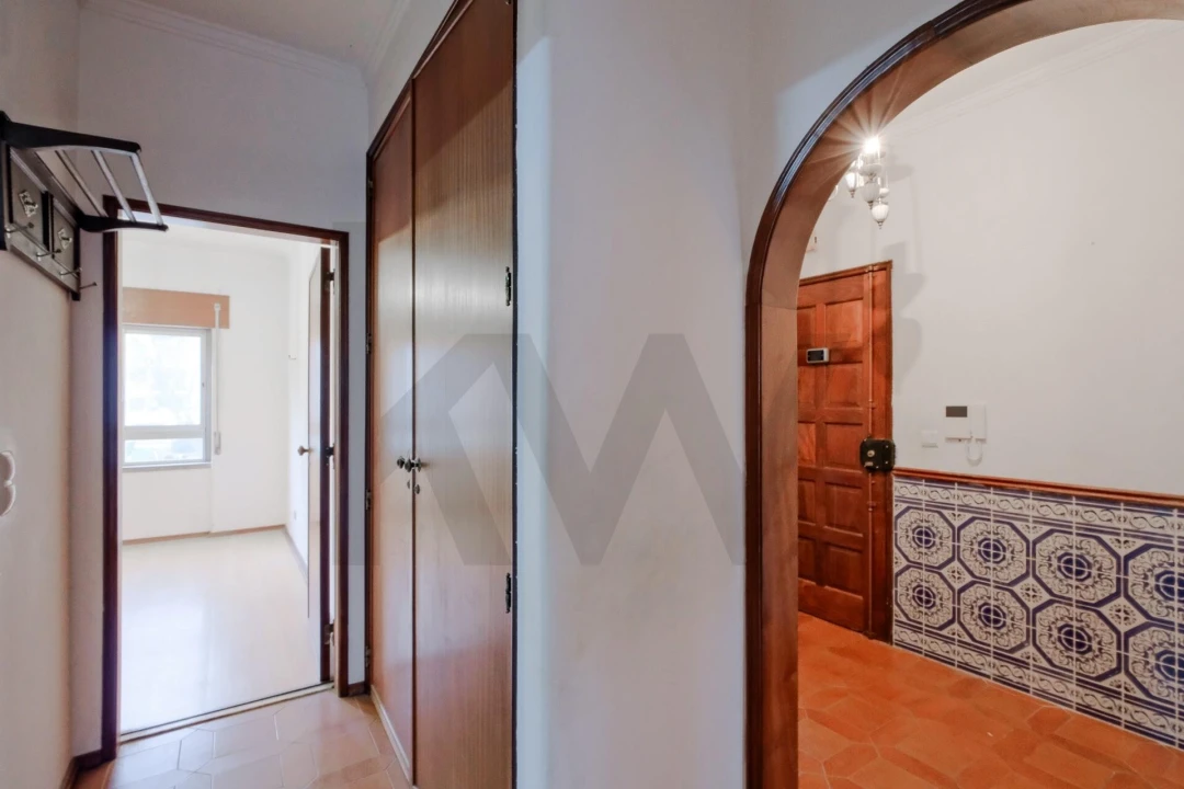 Apartamento T2 para Venda em Carcavelos e Parede Foto 20