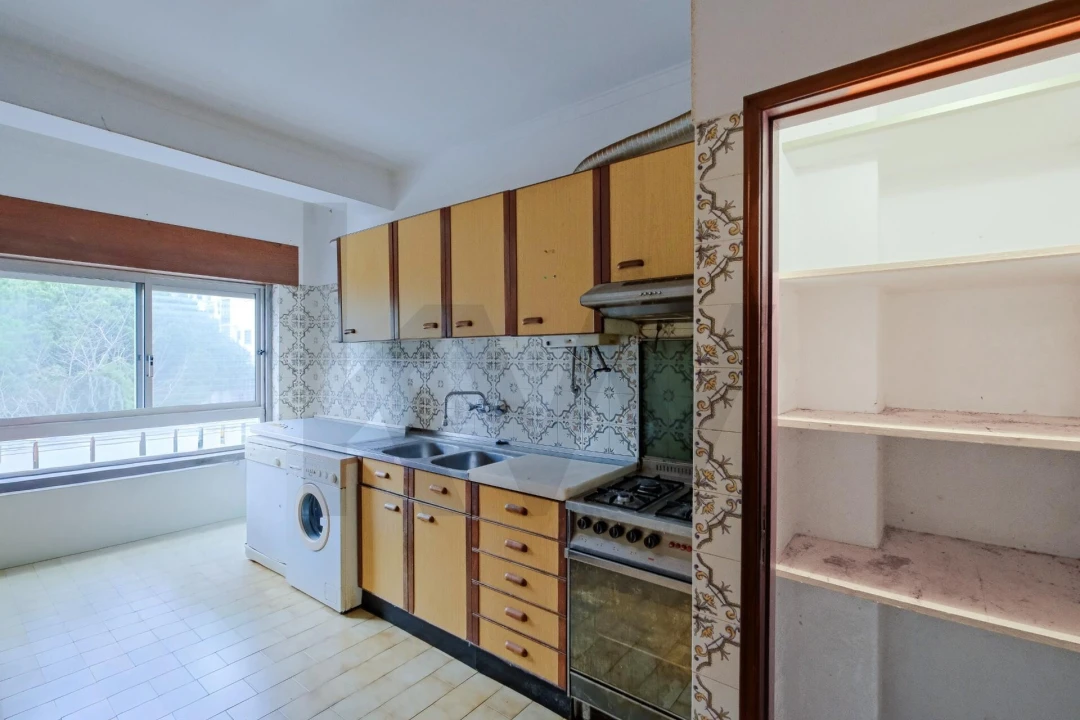 Apartamento T2 para Venda em Carcavelos e Parede Foto 9