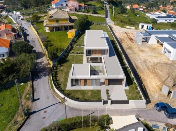 Terreno para Venda em Almargem do Bispo, Pêro Pinheiro e Montelavar