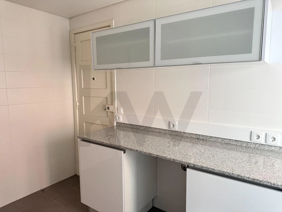Apartamento T1 para Arrendamento em Avenidas Novas Foto 17