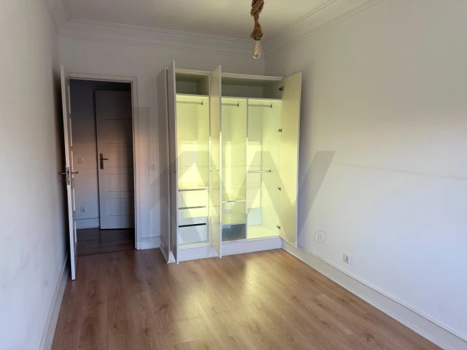 Apartamento T1 para Arrendamento em Avenidas Novas Foto 4