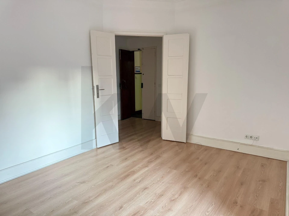 Apartamento T1 para Arrendamento em Avenidas Novas Foto 11