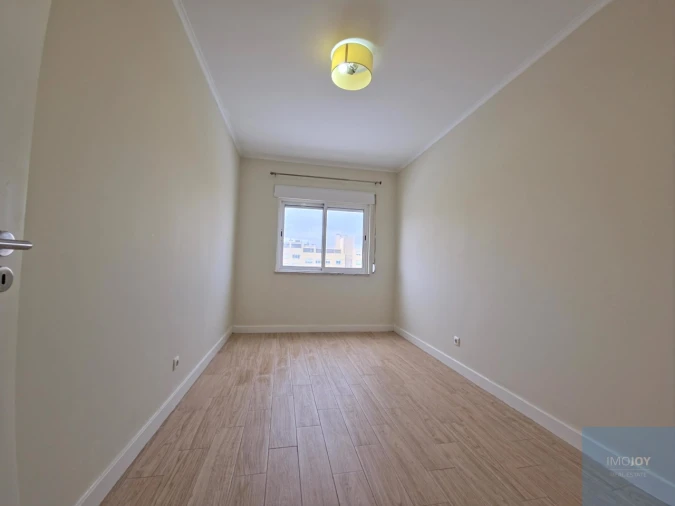 Apartamento T3 para Arrendamento em Carnaxide e Queijas Foto 13