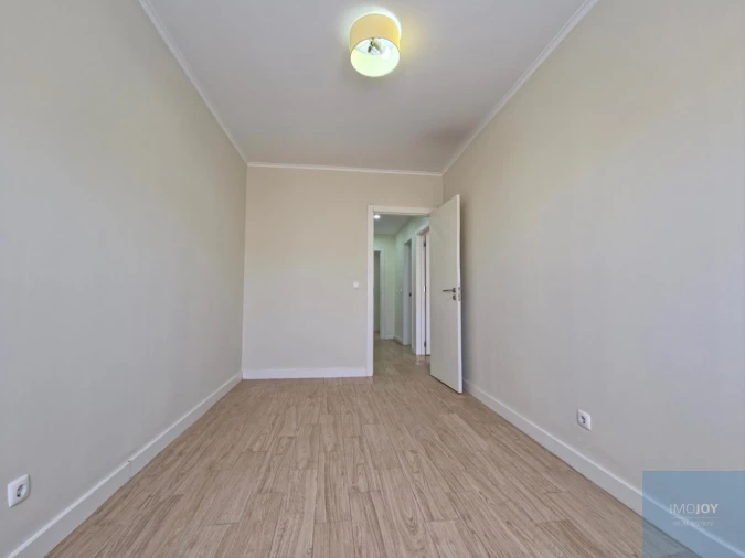 Apartamento T3 para Arrendamento em Carnaxide e Queijas Foto 14