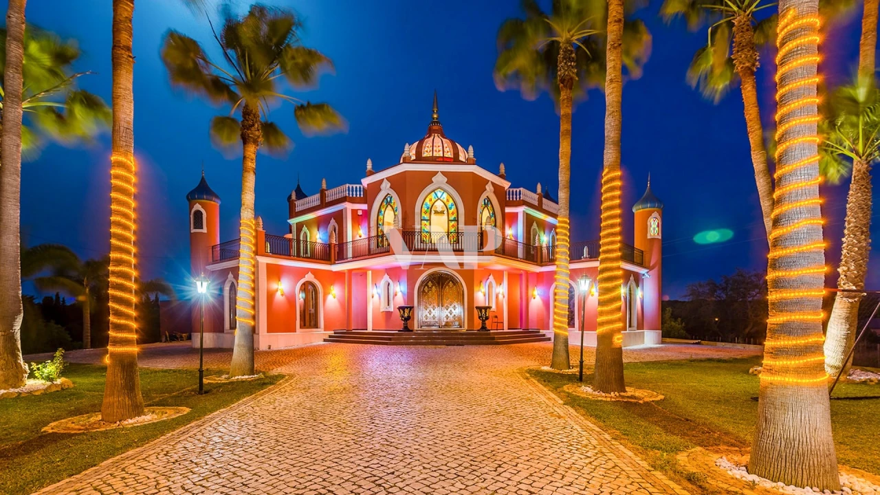 Moradia T5 para Venda em Quarteira Foto 1