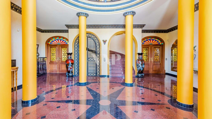 Moradia T5 para Venda em Quarteira Foto 4