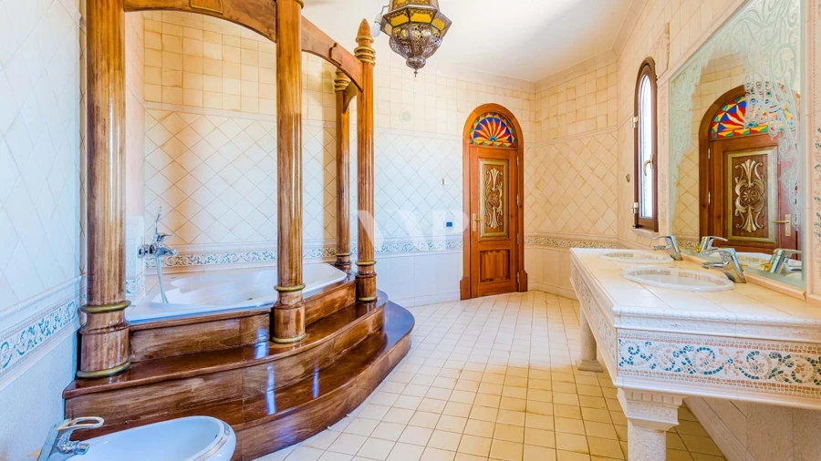 Moradia T5 para Venda em Quarteira Foto 21