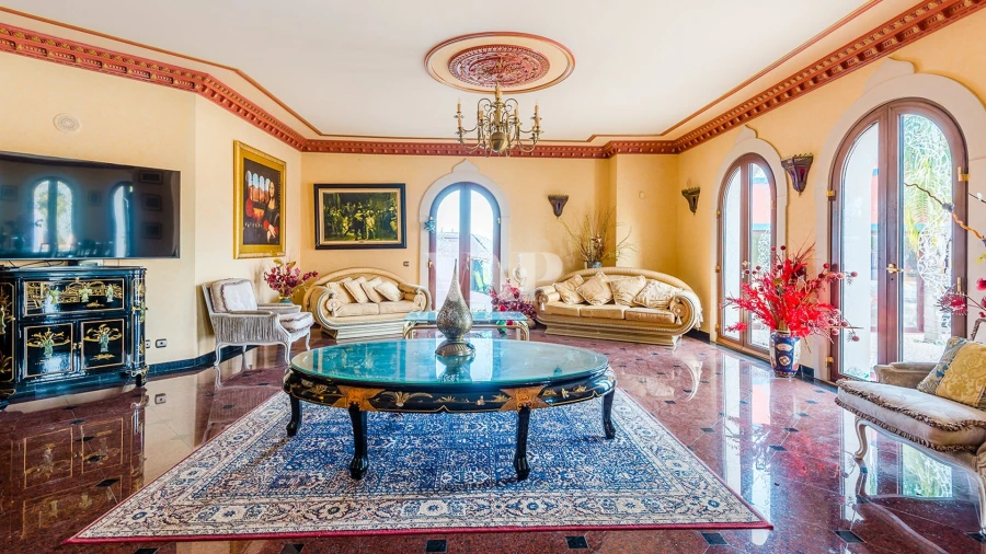 Moradia T5 para Venda em Quarteira Foto 7