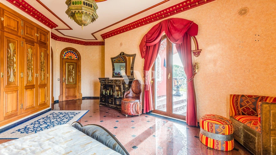 Moradia T5 para Venda em Quarteira Foto 23