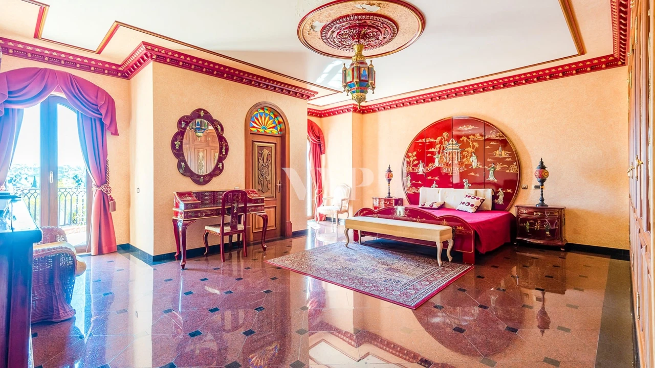 Moradia T5 para Venda em Quarteira Foto 14