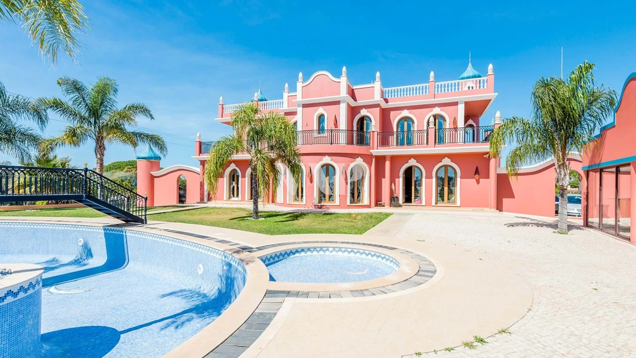 Moradia T5 para Venda em Quarteira Foto 27