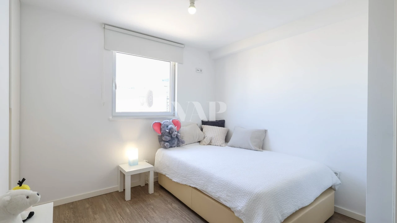 Apartamento T3 para Arrendamento em Quarteira Foto 10